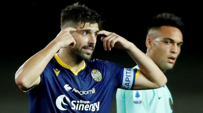 Miguel Veloso é um dos capitães do Verona Foto: Alessandro Garofalo/Reuters