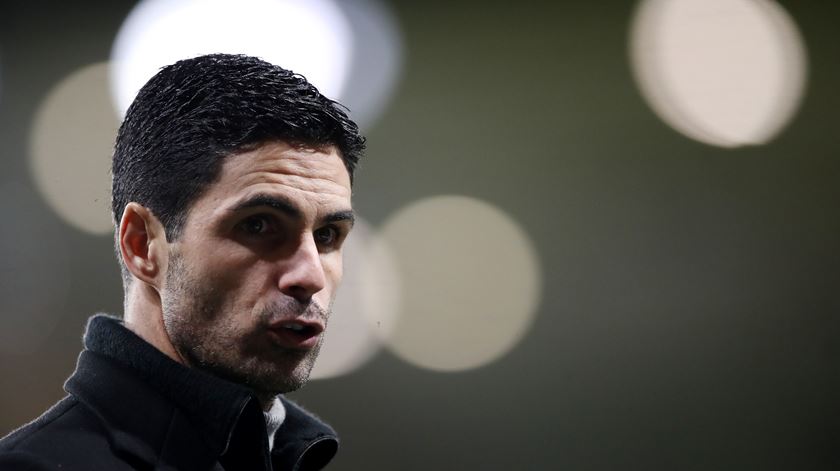 Arteta renasce das cinzas e conquista prémio de treinador do mês da Premier League