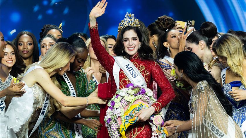 Mexicana Fátima Bosch vence Miss Universo 2025 após ser insultada pelo diretor