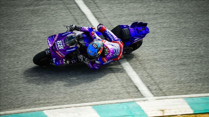 “Está na melhor equipa possível”. Presidente da FIM espera boa época de Miguel Oliveira