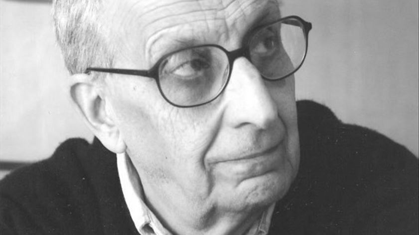 Morreu o poeta, ensaísta e tradutor Fernando Guimarães