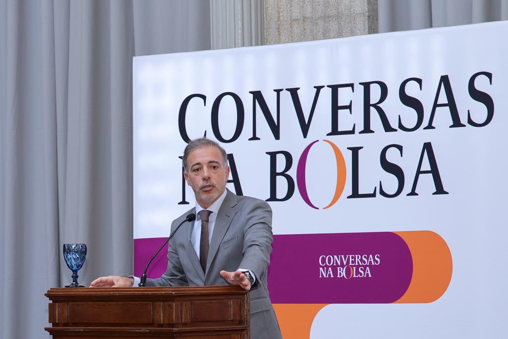 PS "não está a conseguir resistir" ao extremismo, acusa Pedro Duarte