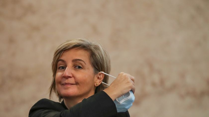 ​Máscara na escola pode cair numa próxima fase, diz Marta Temido