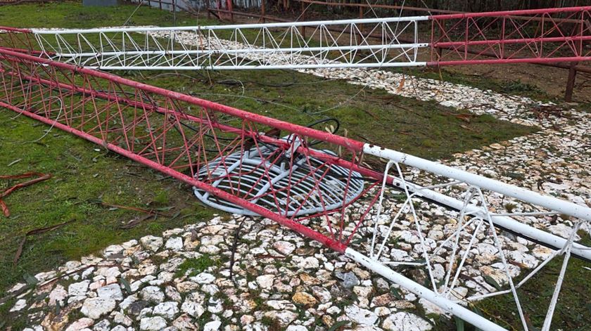 Rádio MundialFM em Poiares lança recolha de fundos para reerguer torre de emissão. Foto: Facebook MundialFM