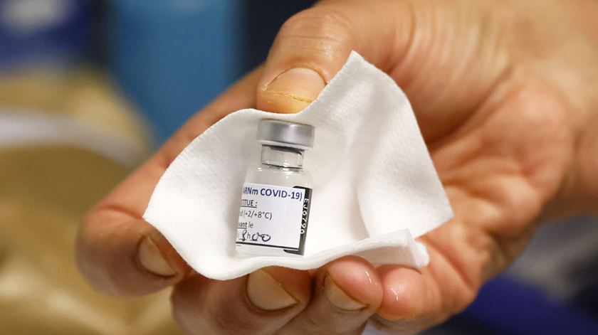 Covid-19. BioNTech vai enviar fábrica de vacinas mRNA para África
