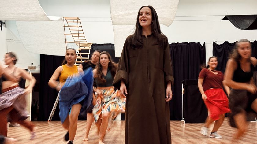 Musical conta a história dos 24 anos de vida de Santa Teresinha