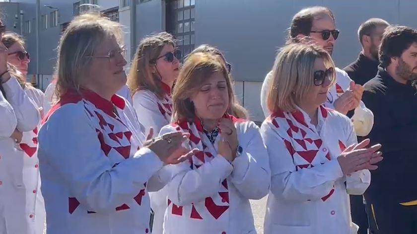 Mais de 10 minutos de aplausos no adeus dos trabalhadores da Delta a Rui Nabeiro Mais de 10 minutos de aplausos no adeus dos trabalhadores da Delta a Rui Nabeiro