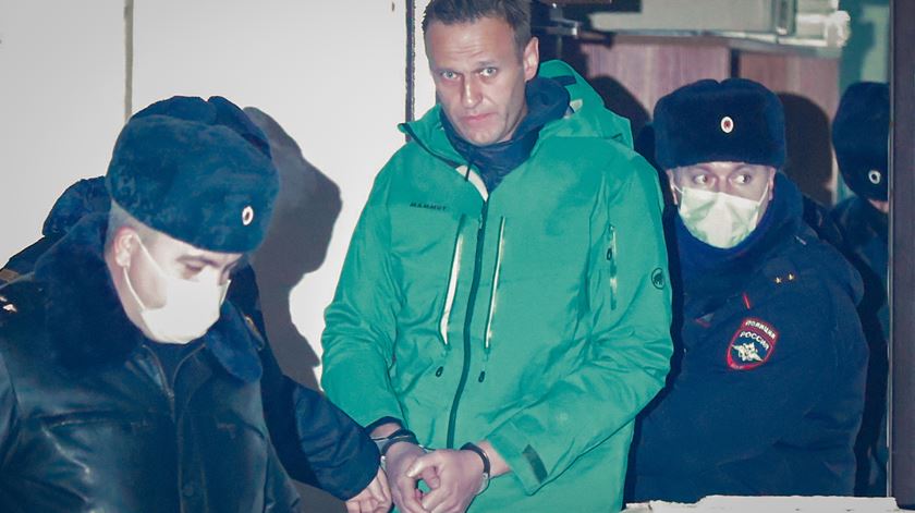 Navalny fica 30 dias detido. "Não tenham medo, saiam à rua. Não saiam por mim, mas por vocês" Navalny fica 30 dias detido. "Não tenham medo, saiam à rua. Não saiam por mim, mas por vocês"