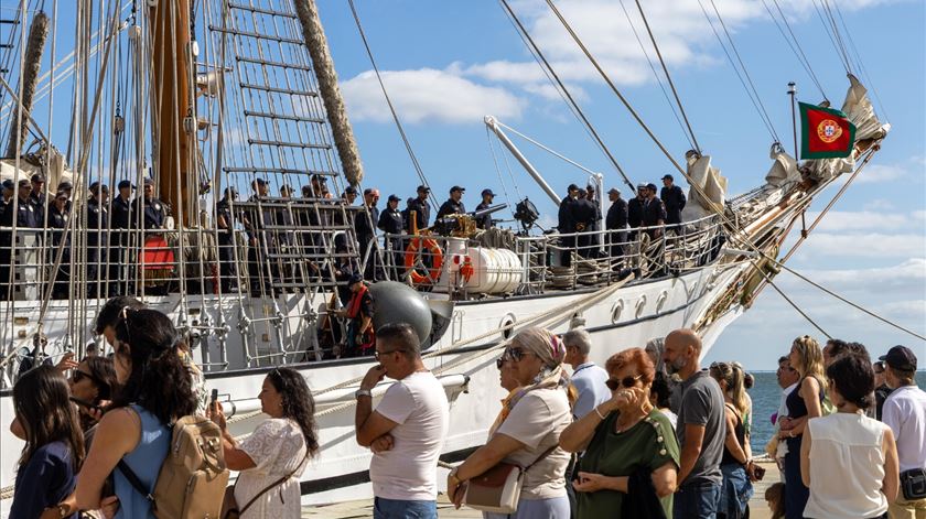 Navio-Escola Sagres zarpou em digressão com 46 cadetes a bordo Navio-Escola Sagres zarpou em digressão com 46 cadetes a bordo