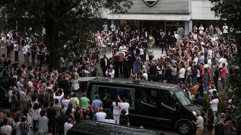 Funeral de Neno. Foto: V. Guimarães