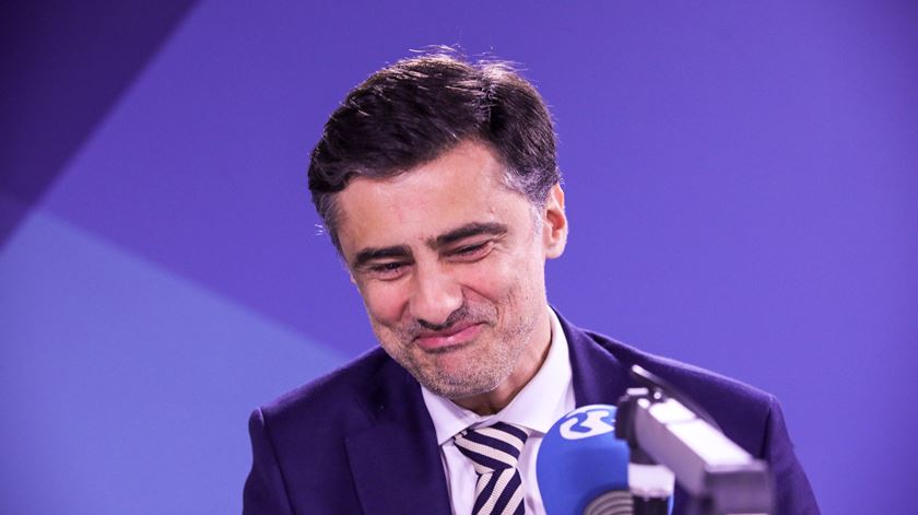 PS e PSD adiam eleição de juízes do Constitucional. Tiago Antunes é candidato a Provedor de Justiça