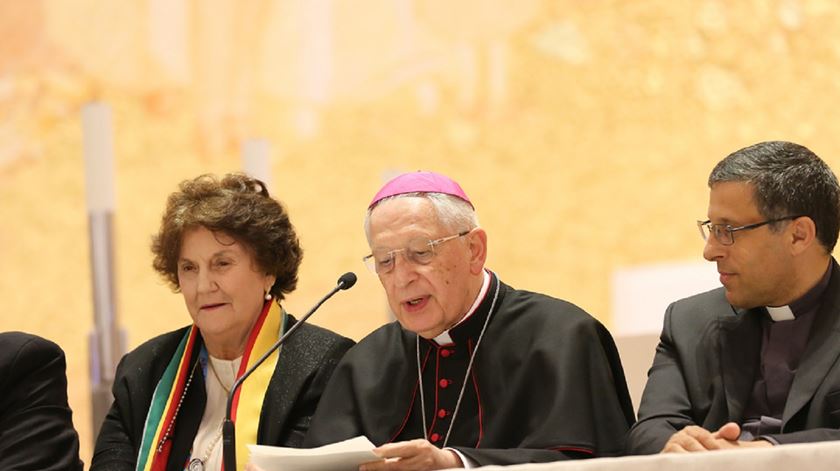 Núncio Rino Passigato lê a mensagem do Papa para o Encontro Internacional das Equipas. Foto: ENS