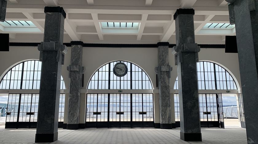 O vestibulo da Estação Sul e Sueste remodelada ainda sem as poltronas de Daciano da Costa. Foto: Ana Carrilho/ RR