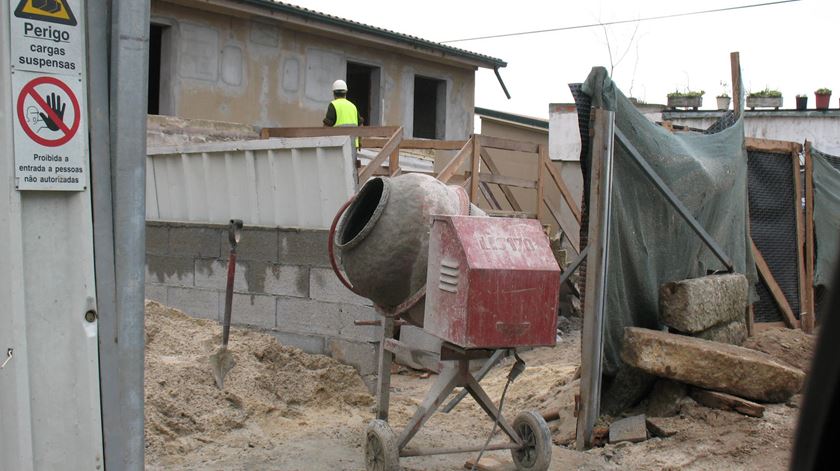 Obras em casa: aumenta o abandono e incumprimento de prazos de empreiteiros