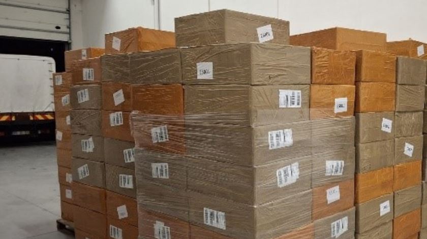 ASAE apreende 2,5 milhões de euros em artigos contrafeitos. Foto: Facebook ASAE ASAE apreende 2,5 milhões de euros em artigos contrafeitos. Foto: Facebook ASAE