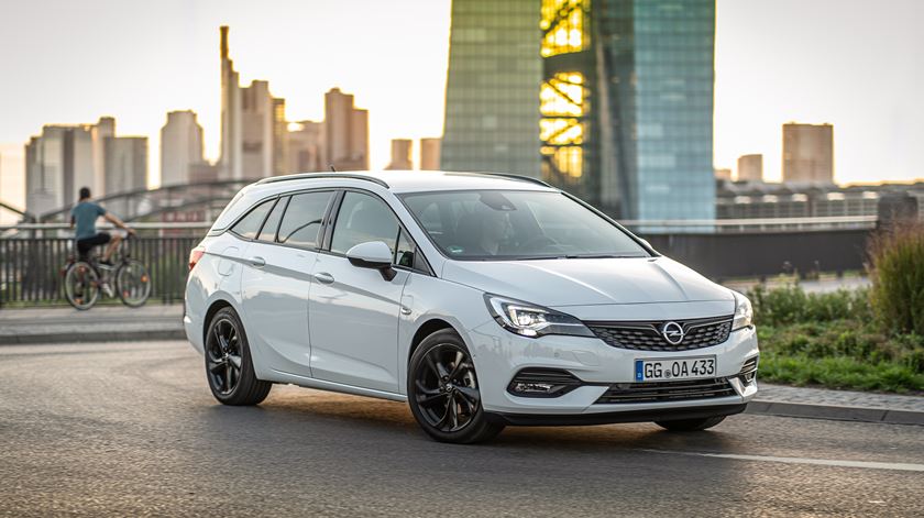 Opel-Astra-Sports-Tourer-508449