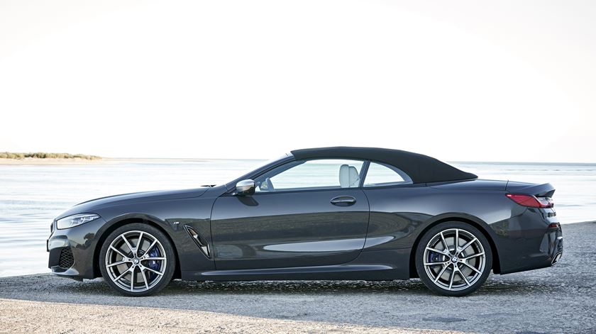 BMW 840d Xdrive Cabrio exterior