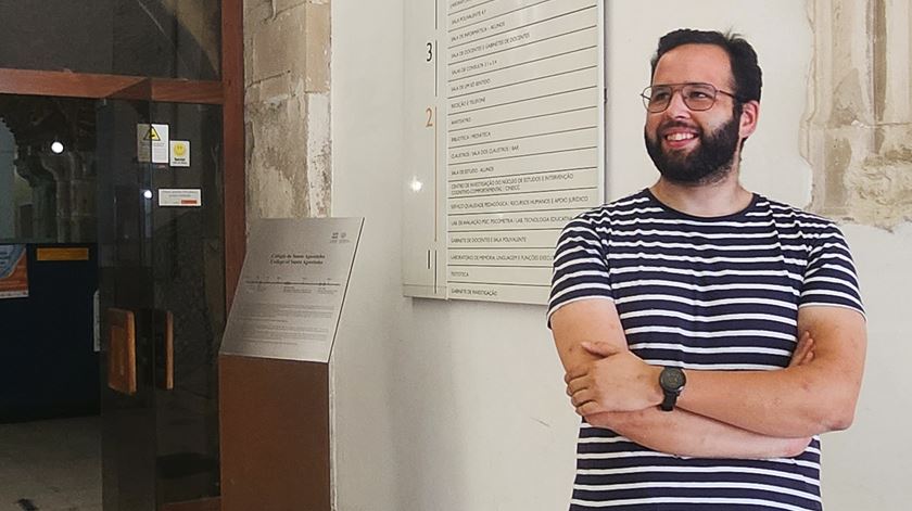 Padre investe em Psicologia para ajudar no luto e apoiar sacerdotes em "burnout"