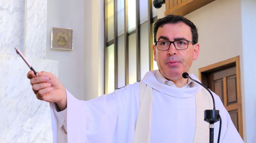 Padre Amaro Gonçalo Lopes celebra Foto: DR