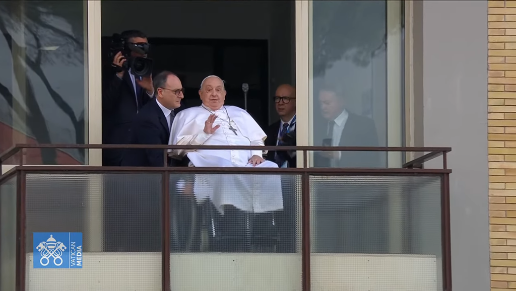"Obrigada a todos" Papa Francisco fala em público pela primeira vezem mais de um mês. Recorde o momento