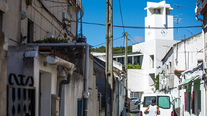 "O próximo tem de ser igual ou melhor", ouve-se na Serafina, o bairro onde o Papa pediu aos jovens para não desanimarem "O próximo tem de ser igual ou melhor", ouve-se na Serafina, o bairro onde o Papa pediu aos jovens para não desanimarem