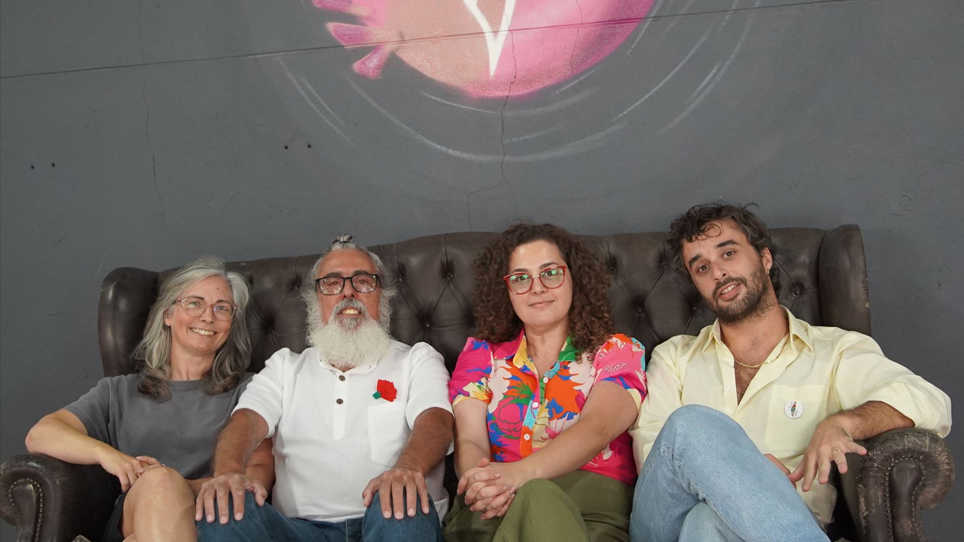 Guerra nos Palcos: Nova Peça de Valter Hugo Mãe Promete Emoção e Reflexão