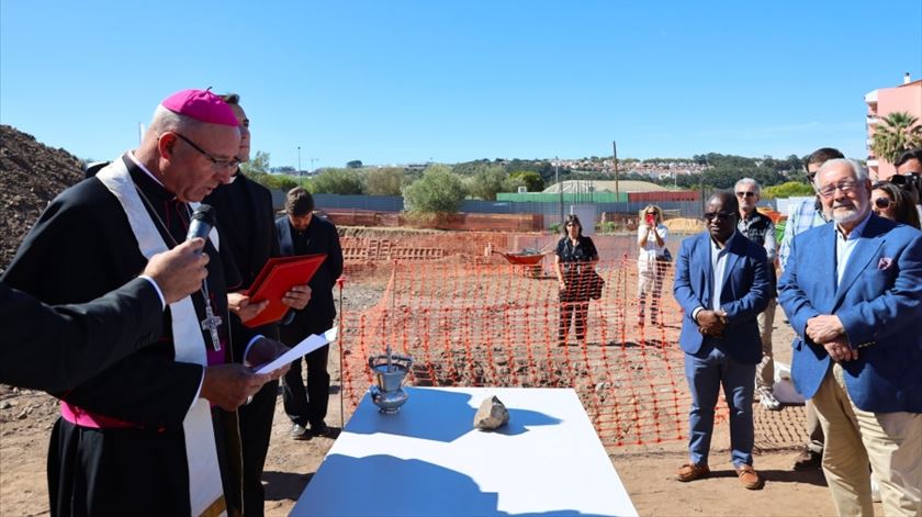 Patriarca na bênção da primeira pedra do centro de tratamento de Barcarena