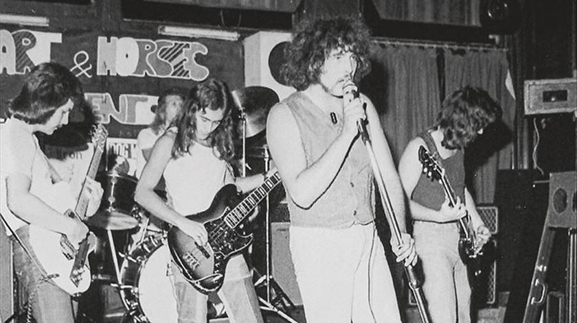 Morreu Paul Mario Day, vocalista original dos Iron Maiden Morreu Paul Mario Day, vocalista original dos Iron Maiden