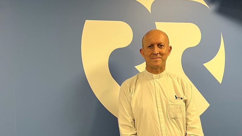 Porta Aberta para o Pe Carlos Azevedo