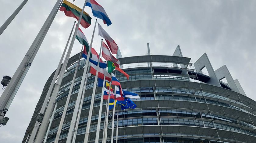 Regras de conduta na UE. Proposta "fica aquém", dizem eurodeputados