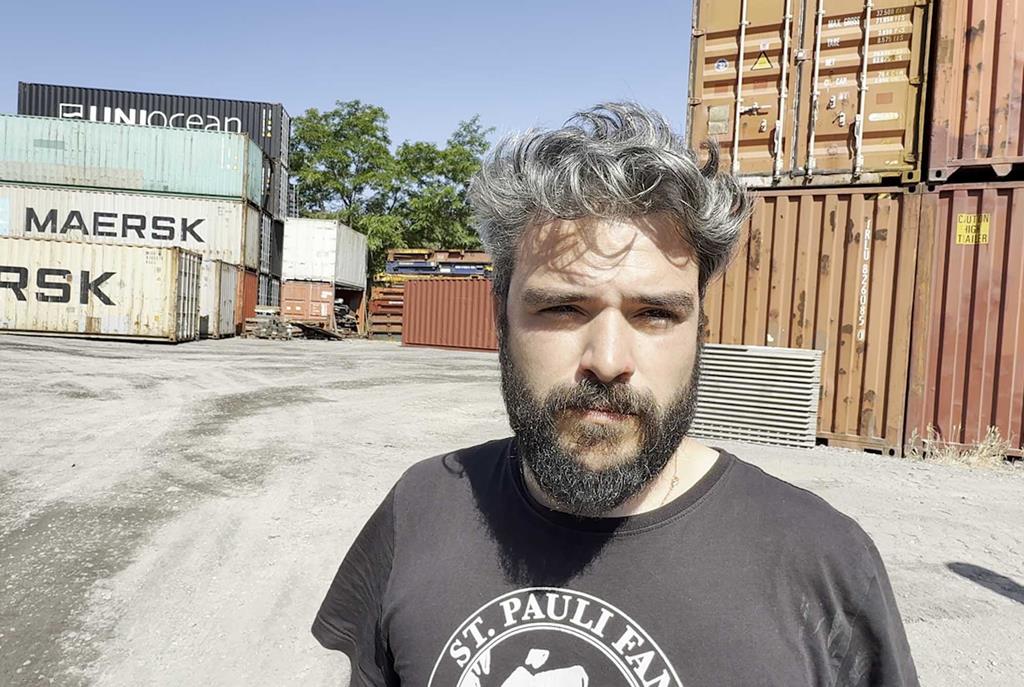"Retirarem-nos daqui e fecharem-nos as portas não é a solução mais correta", considera Pedro Fonseca, da Comecont. Foto: João Cunha/RR "Retirarem-nos daqui e fecharem-nos as portas não é a solução mais correta", considera Pedro Fonseca, da Comecont. Foto: João Cunha/RR