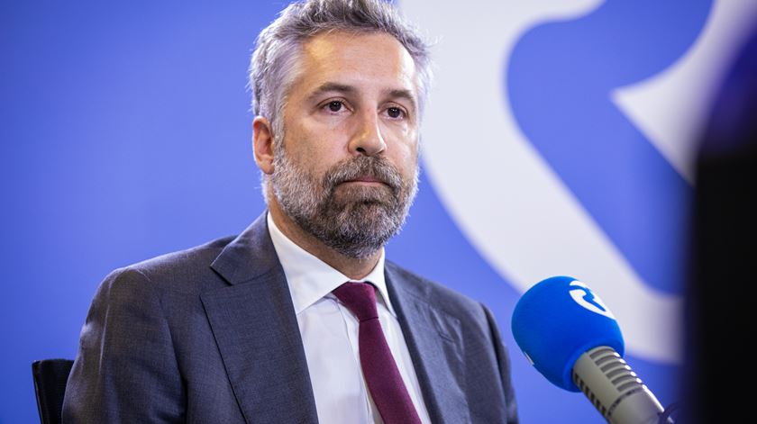 Pedro Nuno Santos acusa Montenegro de falta de "vergonha e descaramento" ao associar PS ao Chega