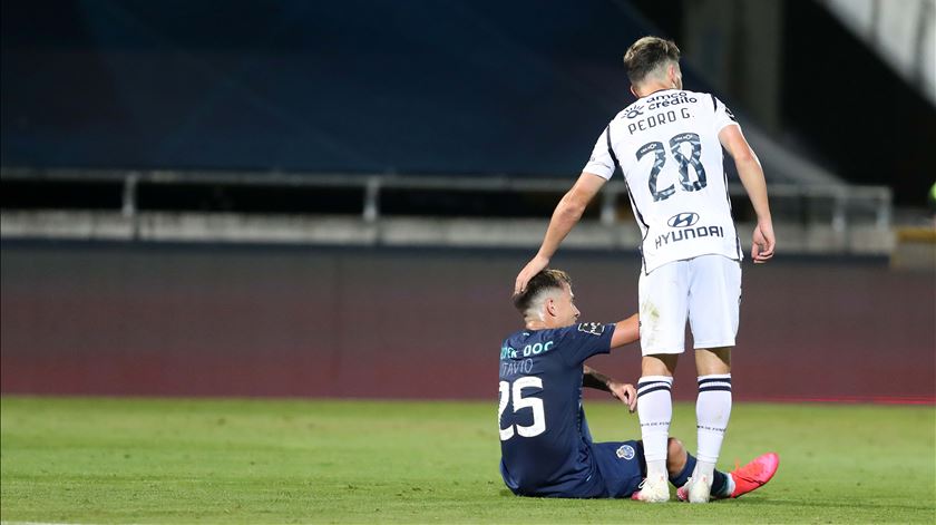 Pedro Gonçalves e Otávio, num jogo da I Liga. Foto: Liga Portugal