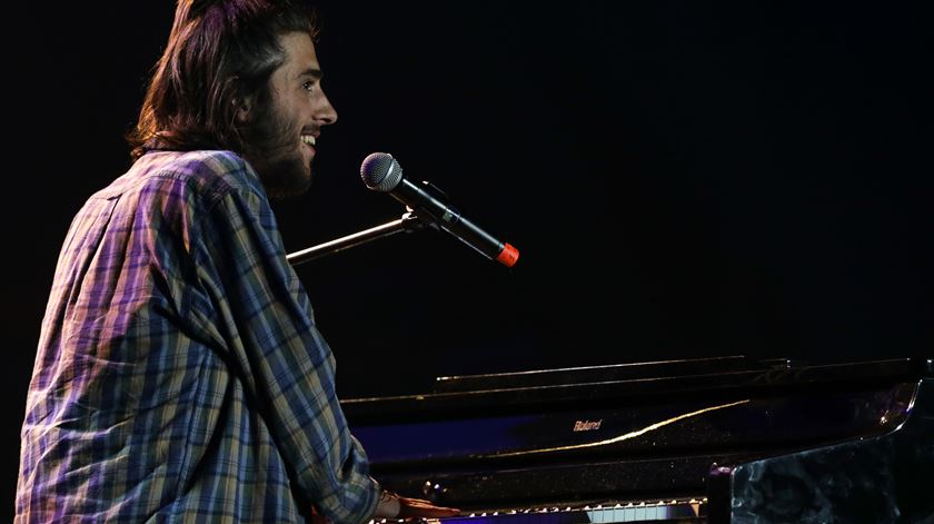 Salvador Sobral no concerto solidário Juntos Por Todos - Foto: Tiago Petinga/Lusa