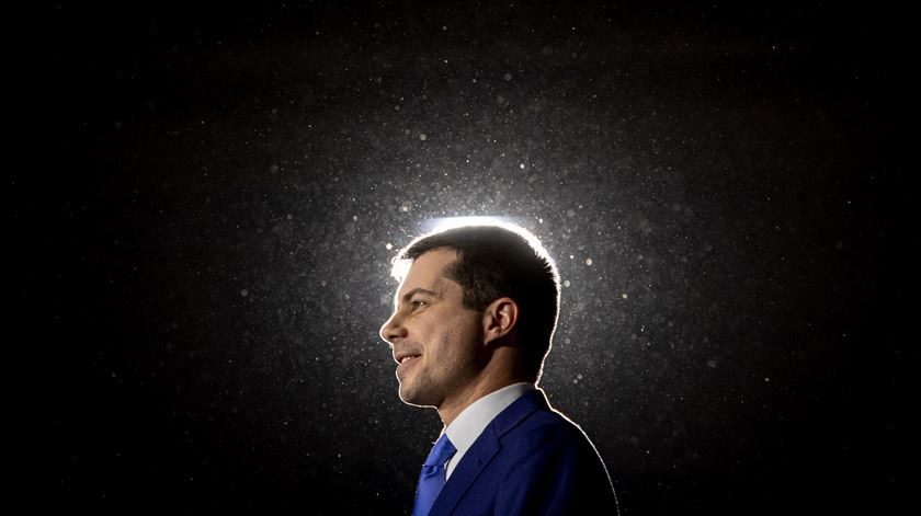 Pete Buttigieg está na frente da votação. Foto: Gary He/EPA