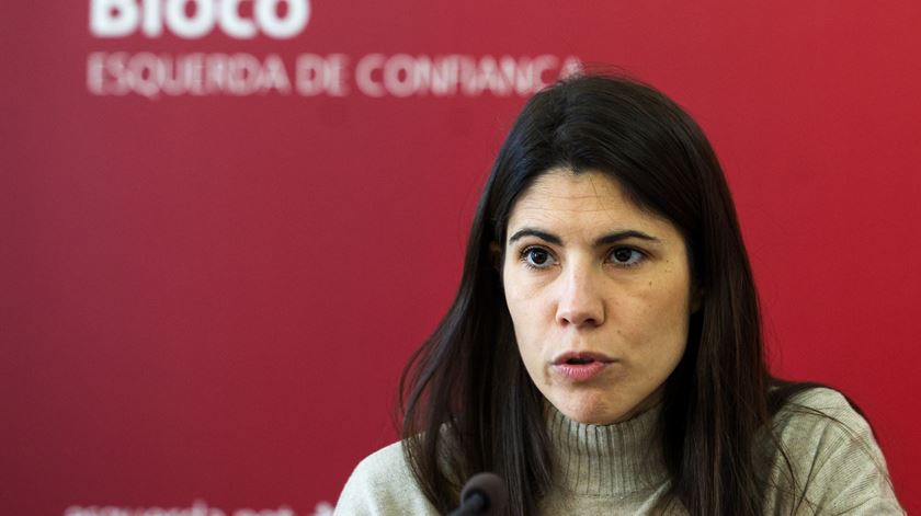 BE anuncia voto contra e acusa PS de "passar cheque" a documento "pouco transparente"