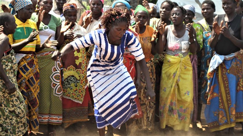 "Mulheres do Idai". Exposição fotográfica para ajudar Moçambique