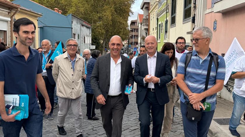 Entre apoio e contestação, Pizarro em campanha para "lutar por cada voto" Entre apoio e contestação, Pizarro em campanha para "lutar por cada voto"