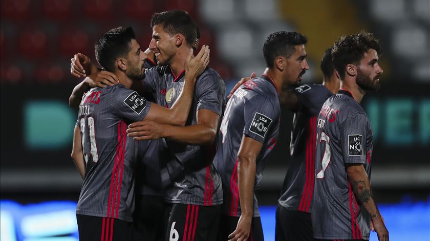 Benfica goleia nas Aves com uma estreia de sonho Benfica goleia nas Aves com uma estreia de sonho