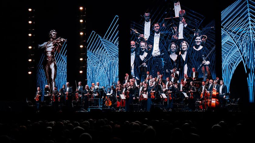 Plano Orquestra em Pe