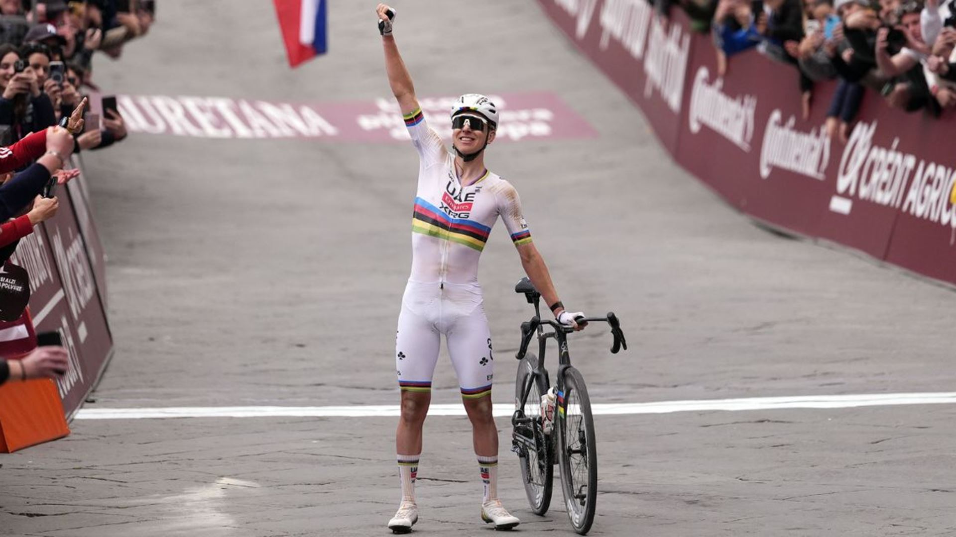 Pogacar volta a conquistar Volta à Flandres