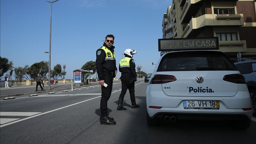 Do recolher obrigatório à exigência de testes. O que muda a partir de segunda-feira