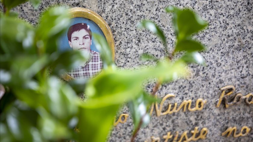 Entre-os-Rios, 25 anos depois. A ferida que não morre