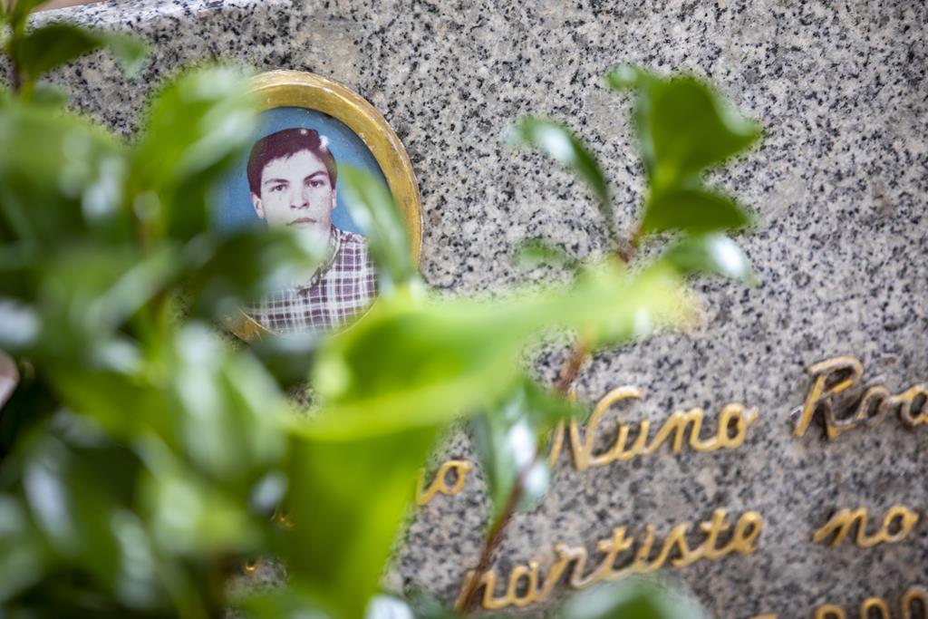 Vídeo: Entre-os-Rios, 25 anos depois. A ferida que não morre