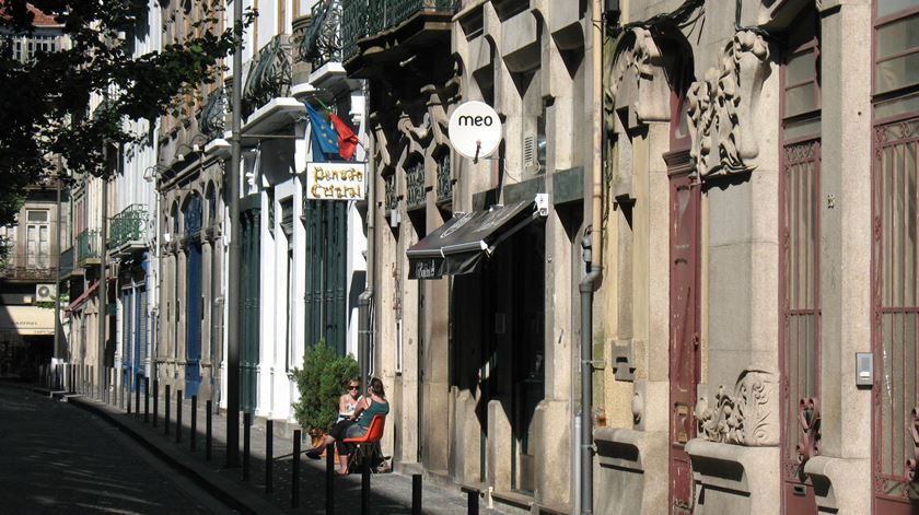 Ruas da Galeria de Paris e Cândido dos Reis na baixa do Porto vão ser pedonais