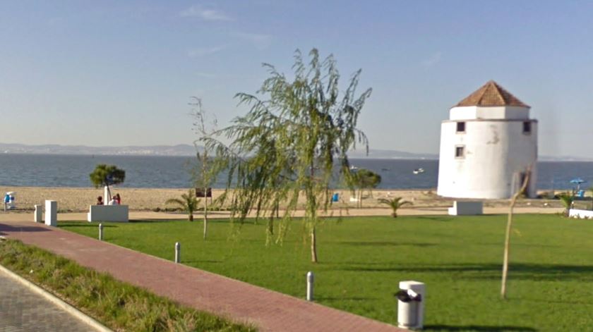 Mais um deputado eleito por Setúbal. "É só mais um. É mais um tacho"