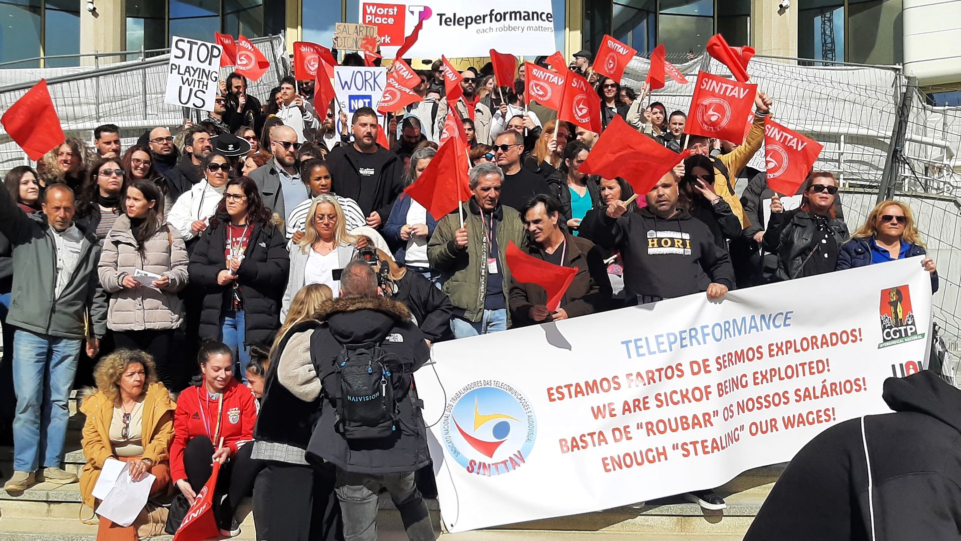 Urgente! Teleperformance Demite 200 Funcionários em Reestruturação