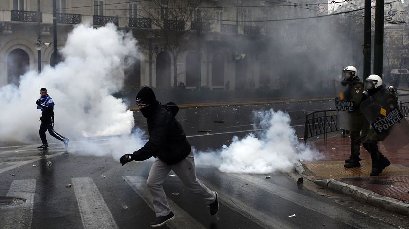 "Há apenas uma Macedónia", grita-se nas ruas de Atenas. Foto: Yannis Kolesidis/EPA.