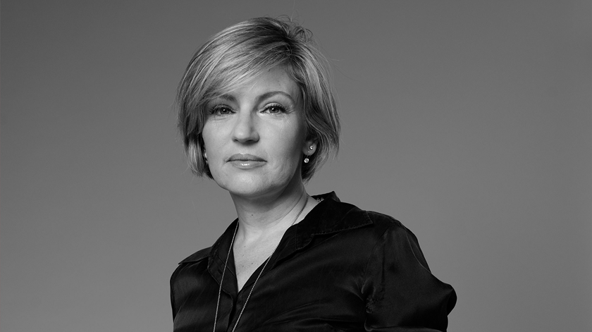 Patrícia Reis regressa ao romance: "A literatura é um movimento profundamente político" Patrícia Reis regressa ao romance: "A literatura é um movimento profundamente político"