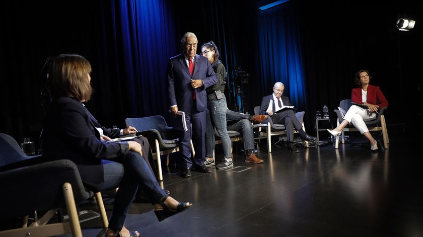 "Todo o país tem um problema de vencimentos e tem de subir os salários no seu conjunto", defendeu António Costa